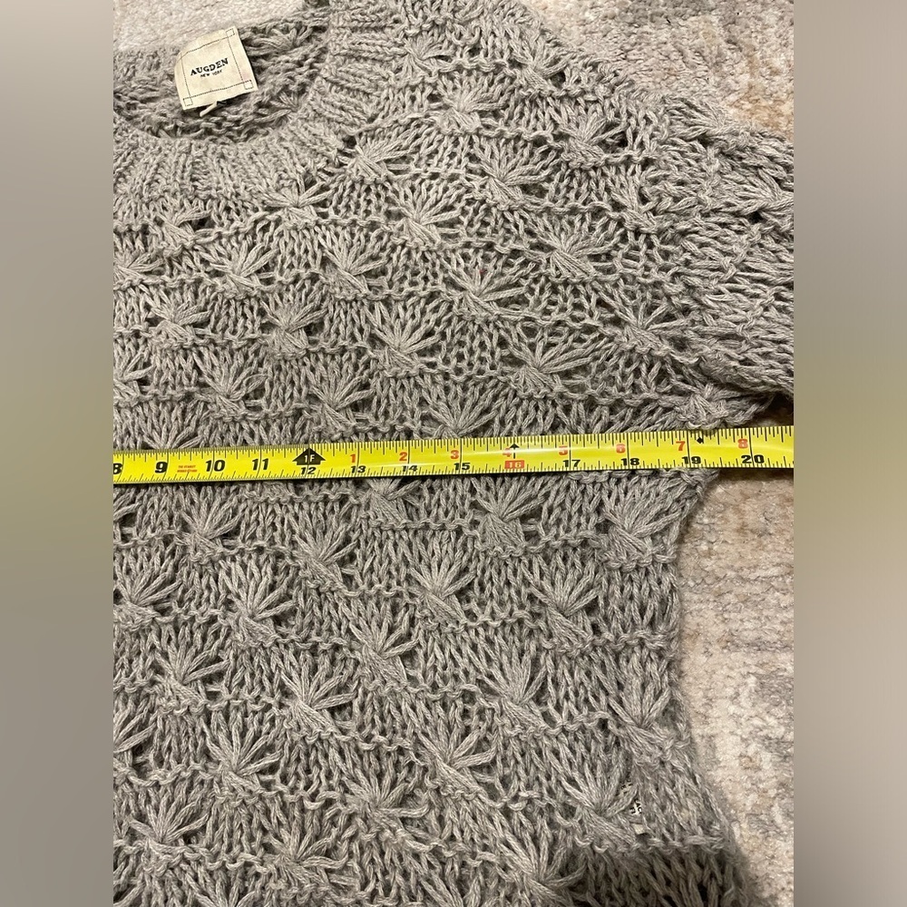Augden New York Hand Crafted in Bolivia Gray Knit Sweater 100% Alpaca Sz Medium - Picture 9 of 11